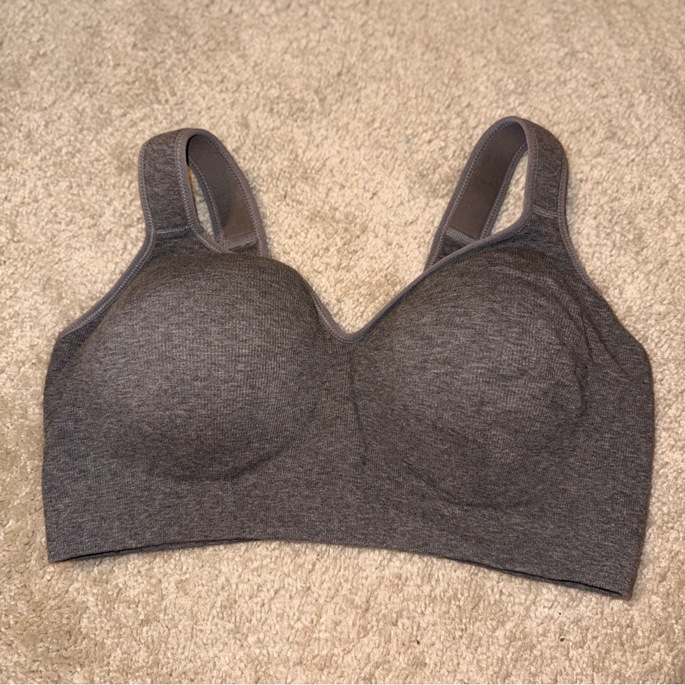 Momcozy Breastfeeding Bra (busty)